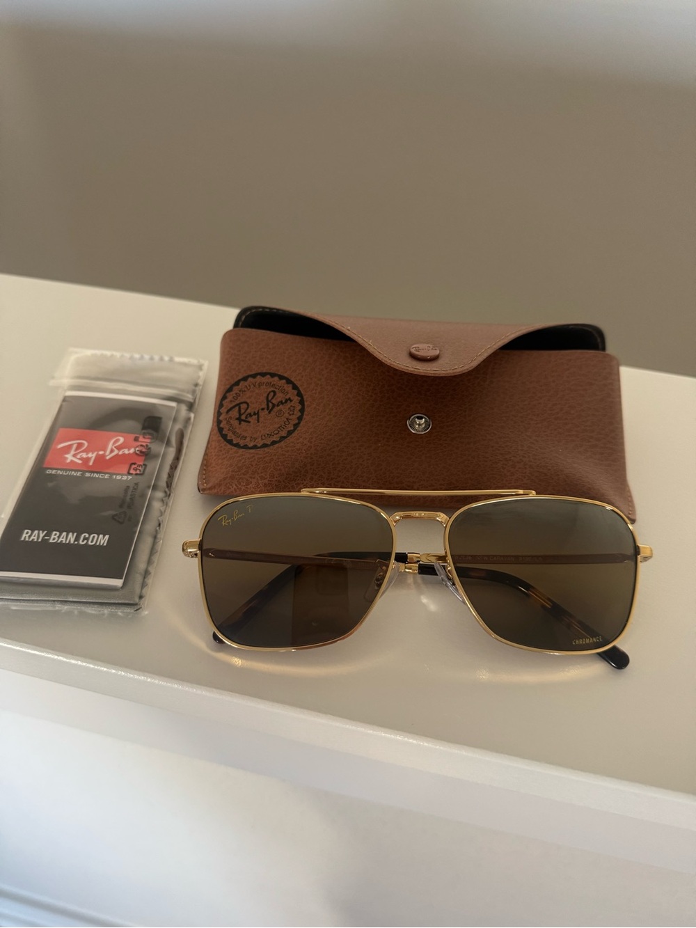 Ray-Ban RB3136 Caravan Gold Frame Brown Lens Polarized Chromance Sunglasses